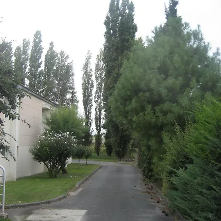 Bon Repos מלון